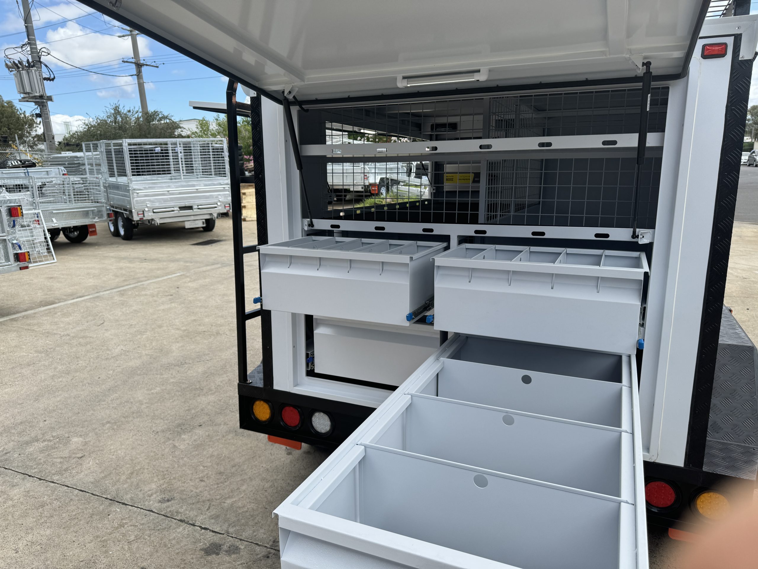 8x5 Carpentry Trailer – Matte White - Image 12